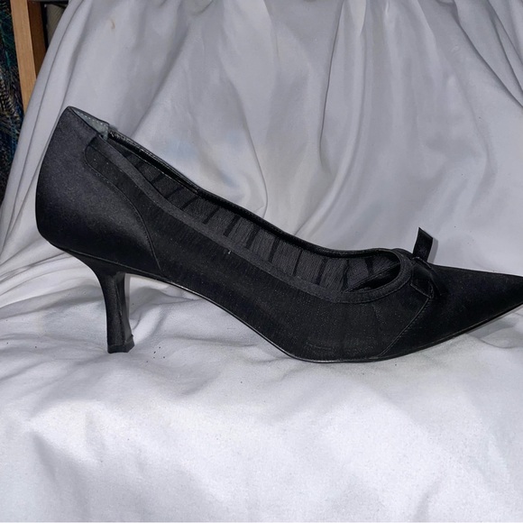 Metaphor black satin & sheer heel with pointed toe and bows - 2.5 in heel - 8.5m - Picture 8 of 8